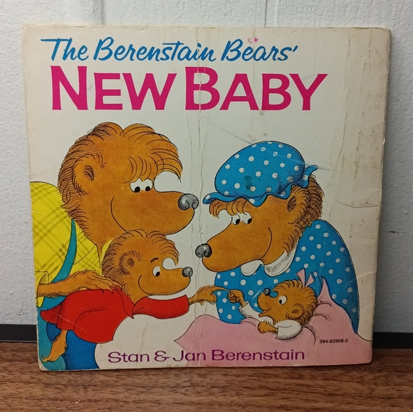The Berenstain Bears "New Baby" 1974 Vintage Book - Picture 3 of 6